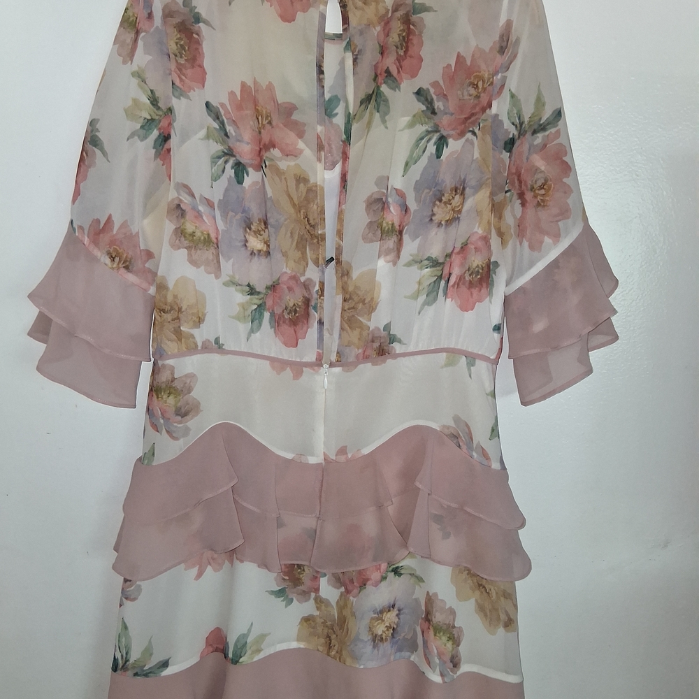Chic Floral Ruffle Dress - Picture 2 of 3